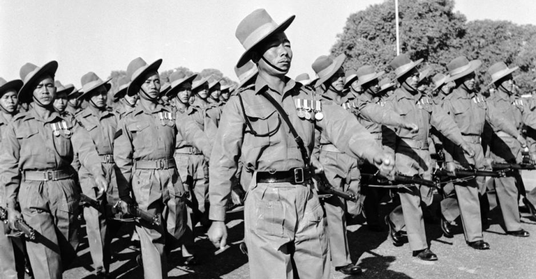 Soldados Ghurkas durante a Segunda Guerra - Getty Images