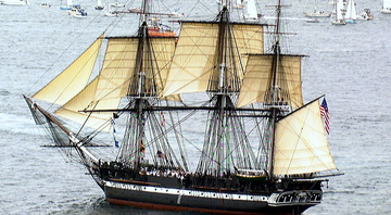 Ol Ironsiders, um fragata da Marinha dos EUA, do século 19. Está aberto para visitação em público em Massachusetts  - Wikimedia Commons