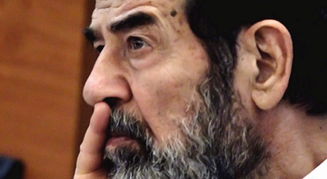 Saddam Hussein durante julgamento, em 2006 - Getty Images