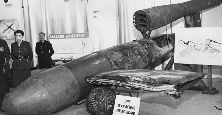 Bomba V-1 é exposta em Londres, em 1944 - Getty Images