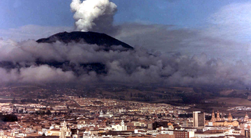 Vulcão Nevado Del Ruiz entrou em erupção em 1985 - Reprodução