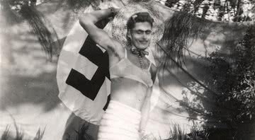 Soldado nazista vestido como mulher - Divulgação