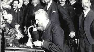  Alexander Graham Bell inaugurando a conexão telefônica entre Nova York e Chicago - Reprodução