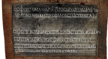 A lição de casa de um aluno foi escrito em grego em uma tábua de cera há quase dois mil anos. - Reprodução/British Library Board