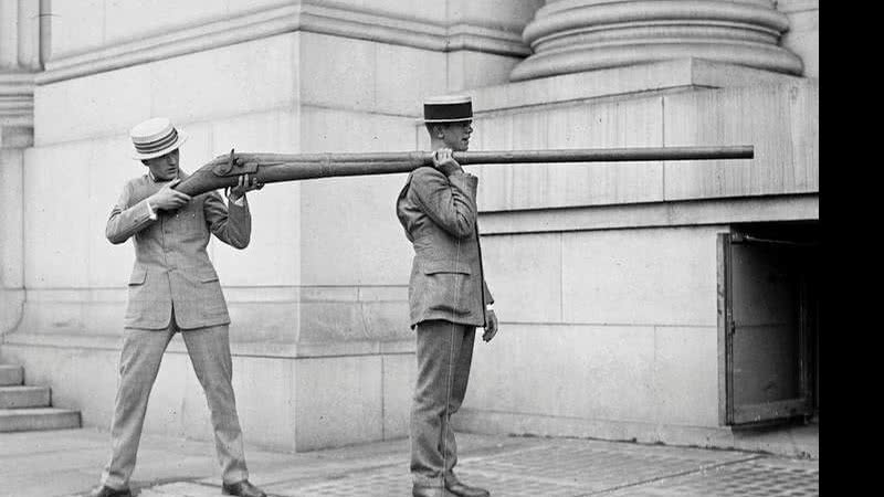 Punt Gun, arma inventada no século 19 para caça de animais aquáticos - Wikimedia Commons
