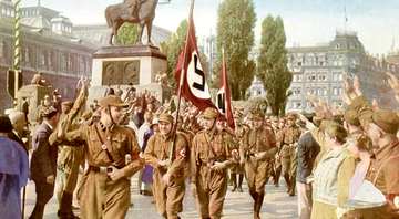 Desfile de “brownshirts”, em Nuremberg, Alemanha, 1929 - Getty Images