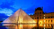 Fachada do Museu do Louvre - Wikimedia Commons