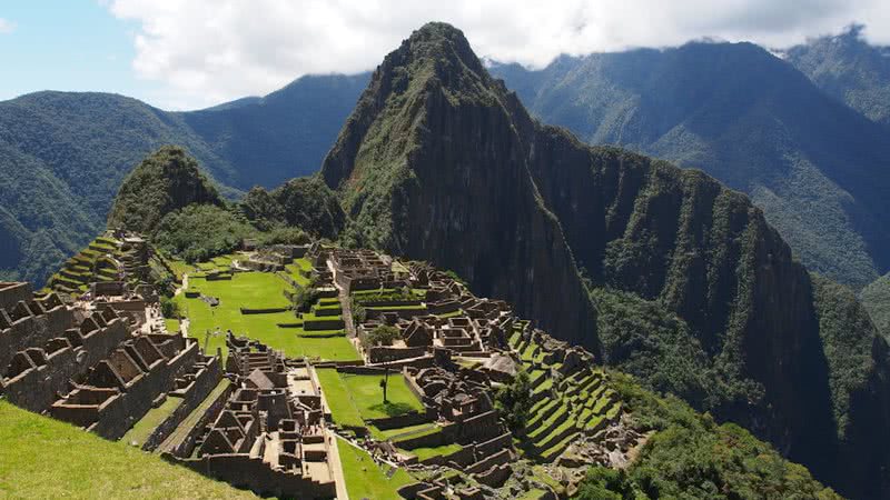 Vista ensolarada de Machu Picchu, no Peru - Getty Images