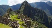 Vista ensolarada de Machu Picchu, no Peru - Getty Images