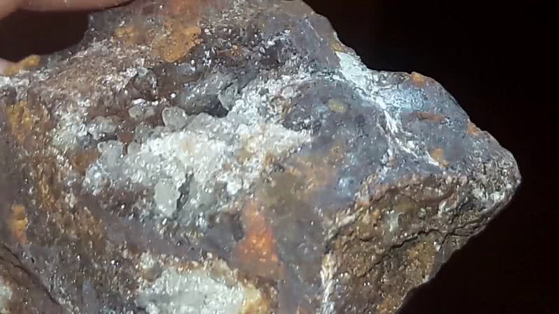 Quimberlito, a rocha que possuí diamantes. Ela além de ser valiosa, irá ajudar na reconstrução das formas dos continentes antigos - Divulgação