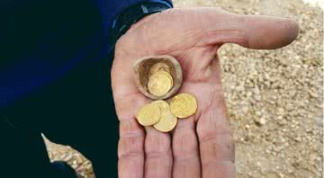 As moedas de ouro (dinares) possuem mais de 1.100 anos - Israel Antiquities Authority