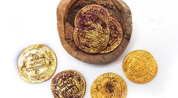 As moedas de ouro encontradas em Yavneh, Israel - Autoridade de Antiguidades de Israel