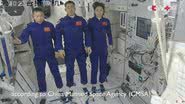 Astronautas chineses Cai Xuzhe, Chen Dong e Liu Yang em estação espacial da China - Divulgação/YouTube/CCTV Video News Agency