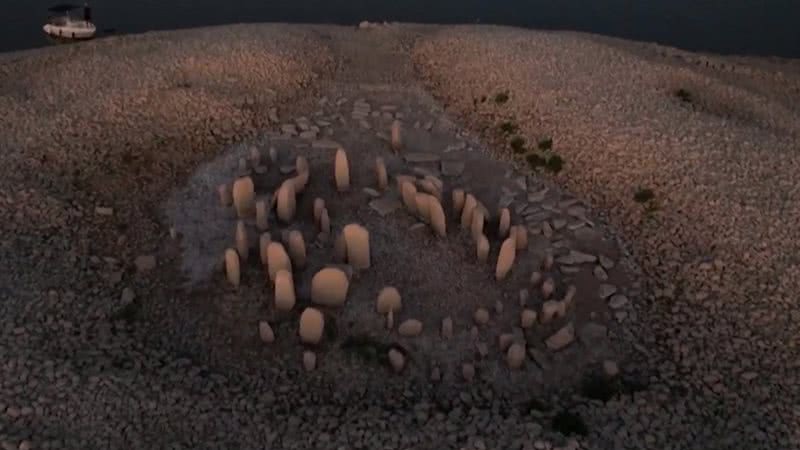 La sequía en España provoca la rara aparición de piedras prehistóricas
