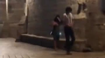 Imagem de vídeo em que casal é flagrado fazendo sexo em local famoso por 'Game of Thrones' - Reprodução/Vídeo
