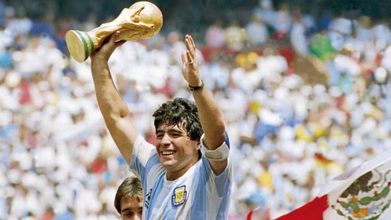 Foto de Maradona durante juventude - Divulgação/ Twitter