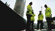 Imagem meramente ilustrativa de policiais britânicos - Getty Images
