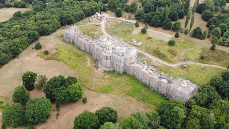 Imagem aérea registra mansão abandonada - Divulgação / YouTube / Sussexy