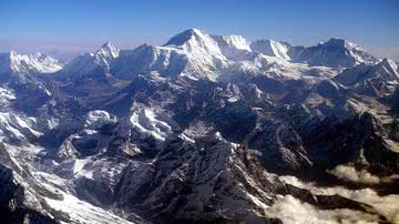 Foto aérea do Monte Everest, no Nepal, em 2003 - Paula Bronstein/Getty Images