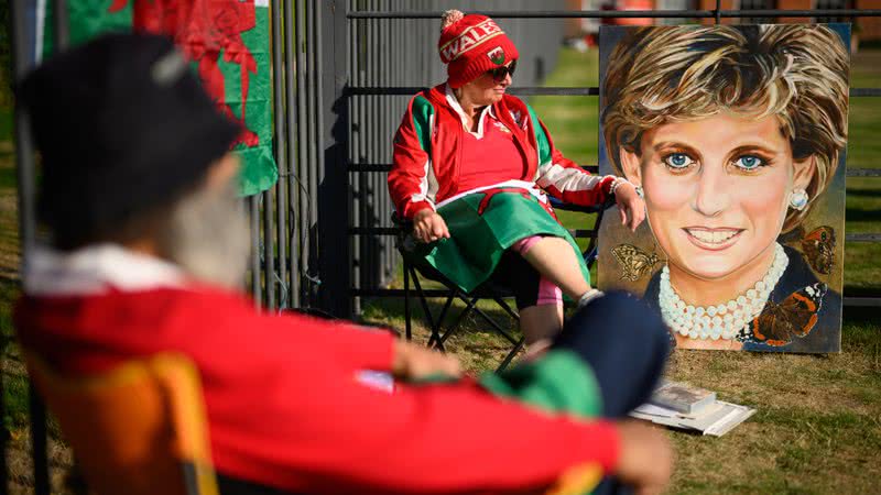 Fotografia de quadro feito por fãs em homenagem à princesa Diana - Getty Images