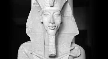 Representação do faraó Akhenaton - Domínio Público/ Creative Commons/ Wikimedia Commons