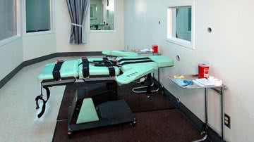 Fotografia de sala de injeção letal, principal método empregado em penas de morte atualmente - Foto por California Department of Corrections and Rehabilitation pelo Flickr