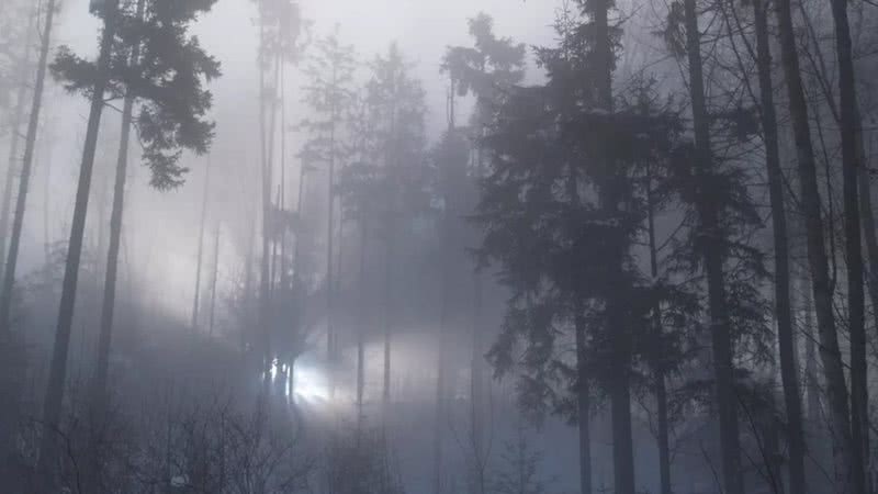 Representação de avistamento de ÓVNI na floresta de Rendlesham usada no documentário "Codename Rendlesham", de 2020 - Divulgação/Chill Factor Films