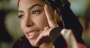 Retrato fotográfico da cantora Aaliyah - Wikimedia Commons