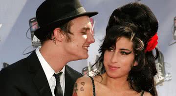 Amy Winehouse e Blake Fielder-Civil no tapete vermelho do MTV Movie Awards de 2007 - Getty Images