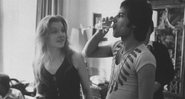 Freddie Mercury e Mary Austin em uma festa na casa do cantor em 1977 - Getty Images