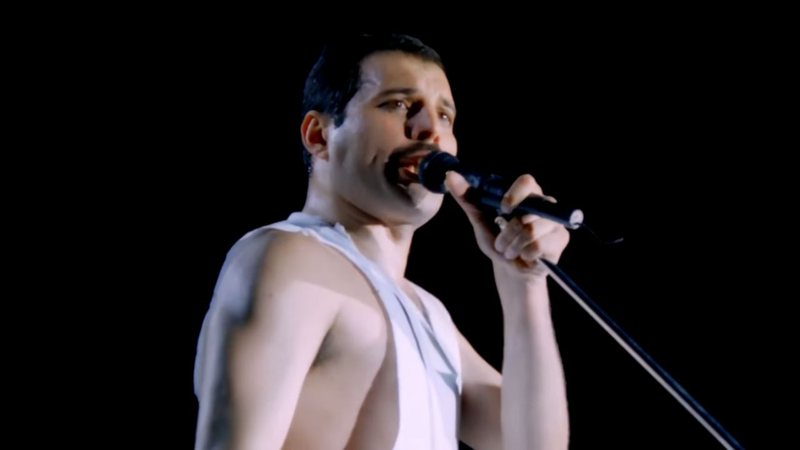 Freddie Mercury em apresentação com o Queen na Hungria - Divulgação/Youtube/VIDEO REMASTER ITA