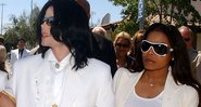 Michael e Janet Jackson saindo de tribunal em 2005 - Getty Images