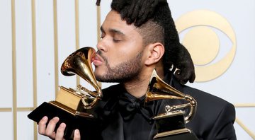 The Weeknd beija Grammy em 2016 - Getty Images
