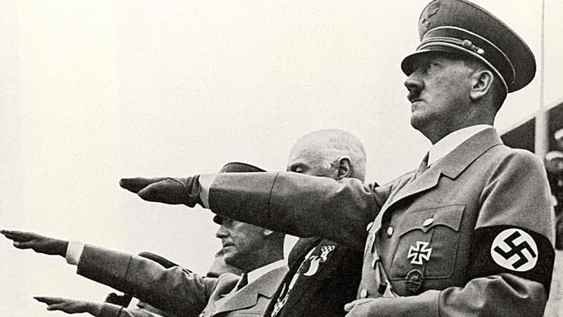 Hitler faz saudação nazista em 1939 - Getty Images