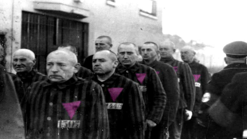 Prisioneiros de guerra da Alemanha, que foram enviados para os campos de concentração por serem homossexuais - Wikimedia Commons