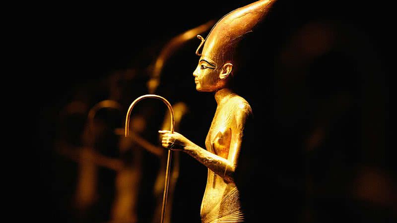 Estátua encontrada na tumba de Tutancâmon, supostamente relacionada a Nefertiti - Getty Images