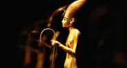 Estátua encontrada na tumba de Tutancâmon, supostamente relacionada a Nefertiti - Getty Images