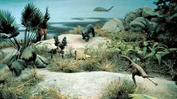 Imagem meramente ilustrativa de diorama do período Cretáceo - Imagem por Carl Malamud pelo Wikimedia Commons