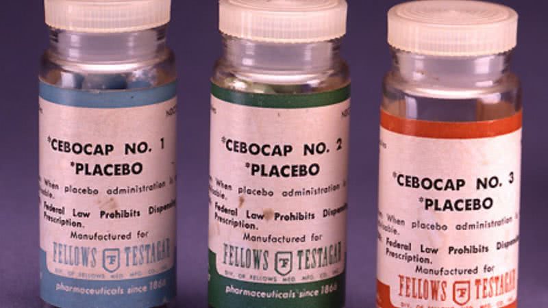 Imagem ilustrativa de placebos - Wikimedia Commons