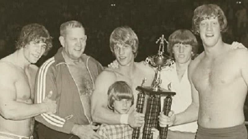 Clã Von Erich (da esquerda para a direita): Kerry, Fritz, Kevin, Chris, Mike e David