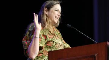 Abigail durante discurso em evento feminista - Getty Images