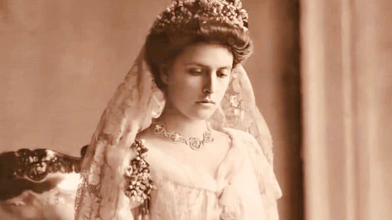 Retrato de Alice de Battenberg com seu vestido de noiva - Wikimedia Commons