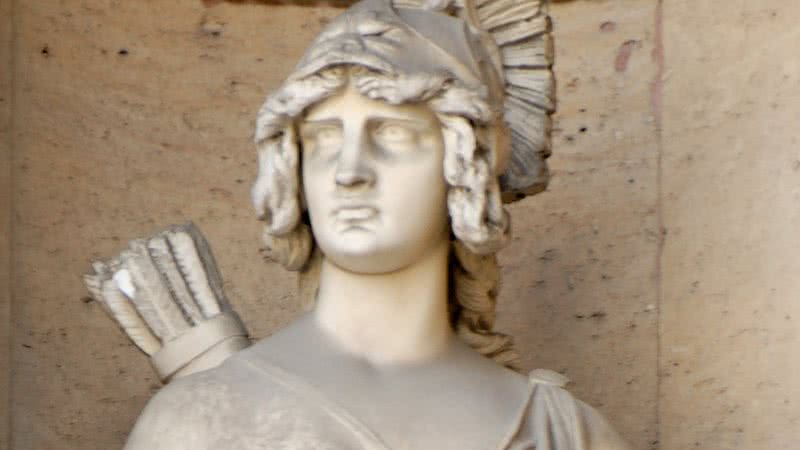 Estátua representando Pentesileia - Wikimedia Commons