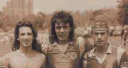 Carlos Kaiser (meio), o Forrest Gump do futebol brasileiro - Reprodução
