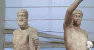 Harmódio e Aristógito, em escultura do século 5 - Wikimedia Commons