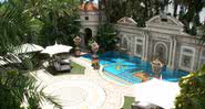 Chafariz presente no jardim da Mansão Versace - Divulgação/ YouTube/ Videofashion/ 29.09.2011