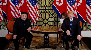 Os líderes da Coreia do Norte e dos EUA reunidos - Getty Images