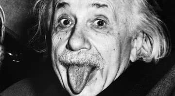 Famosa foto do cientista Albert Einstein com a língua para fora - Divulgação
