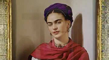 Fotografia da pintora em exposição no Museu Frida Kahlo - Laura Wie