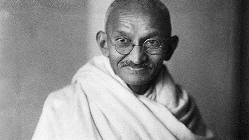Aventuras na História · Há 73 anos, Gandhi era brutalmente assassinado na  Índia